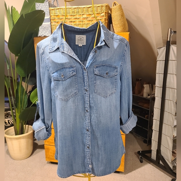 Women's Classic Long/Roll Up Sleeve Button Down Denim Chambray Shirt, Size M - Picture 5 of 7